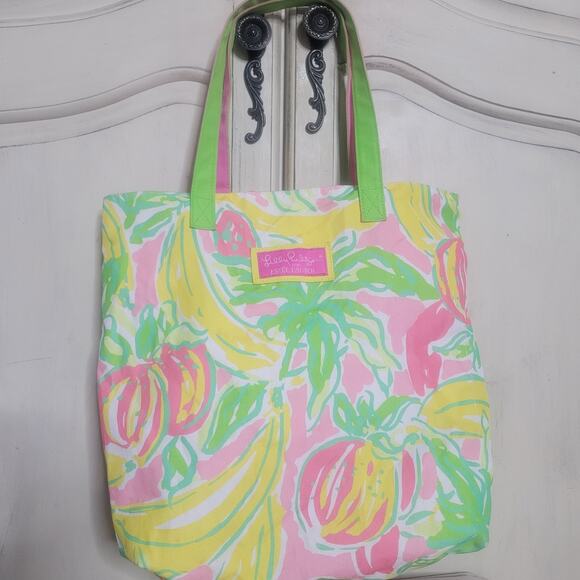 Lilly Pulitzer for Estee Lauder Beach Strawberry Banana Tote Bag - Picture 1 of 14